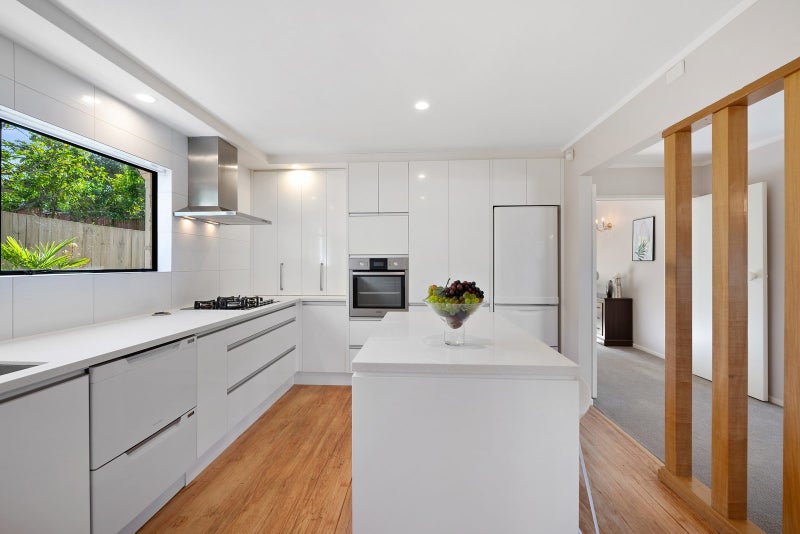 6 Odin Place, Beach Haven, Auckland - Carousel 2