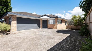 59A Cobham Crescent, Kelston, Auckland - Carousel 1
