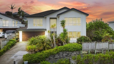 11 Mulu Place, Fairview Heights, Auckland - Carousel 1