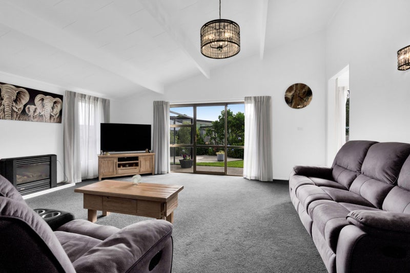 8 Glamis Avenue, Bell Block, New Plymouth - Carousel 2