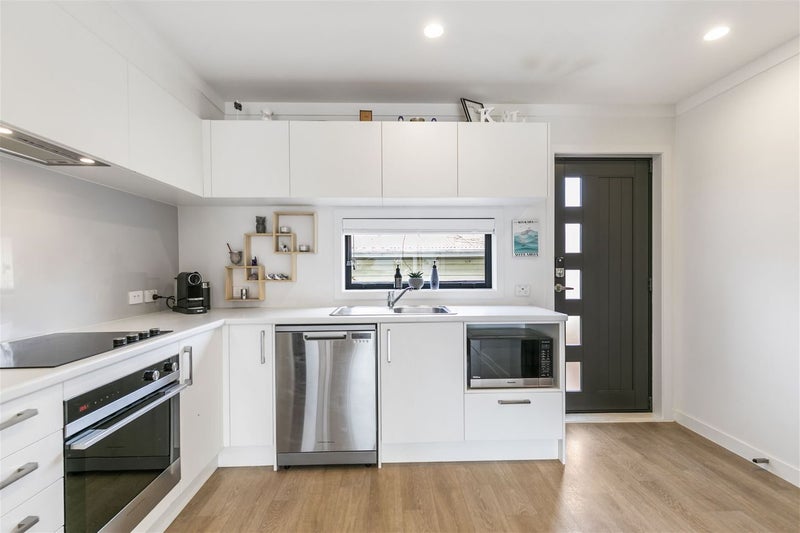 36E Erima Avenue, Point England, Auckland - Carousel 2