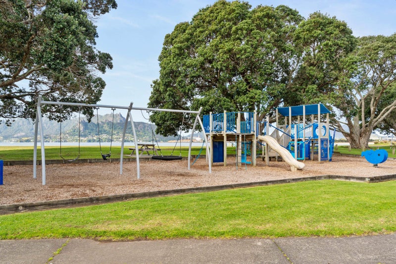 127 Marsden Bay Drive, One Tree Point - Carousel 2