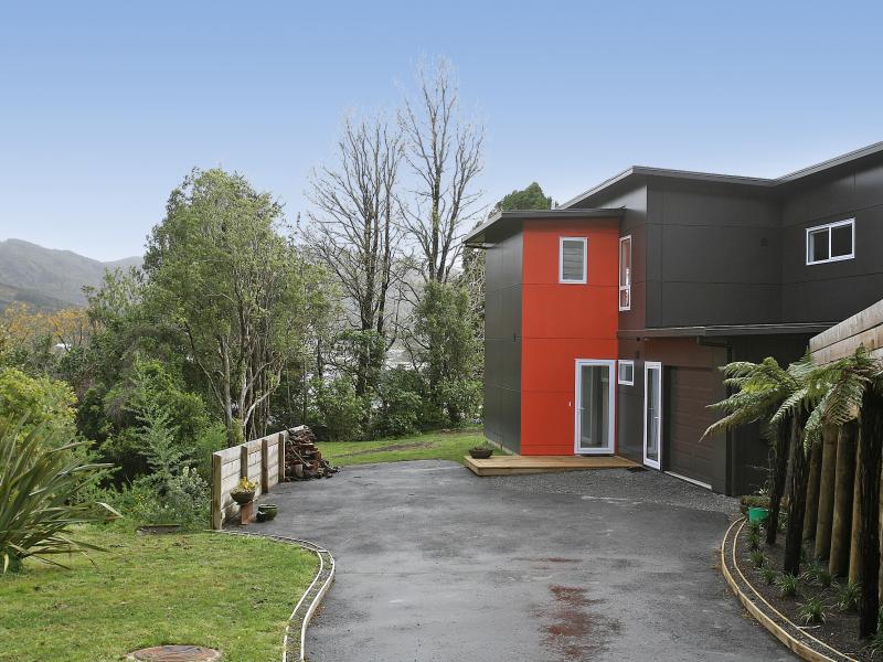51A Wright Street, Wainuiomata, Lower Hutt - Carousel 1