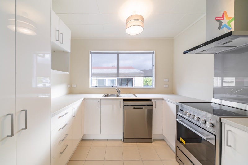 1/293 Wellington Road, Wainuiomata, Lower Hutt - Carousel 2