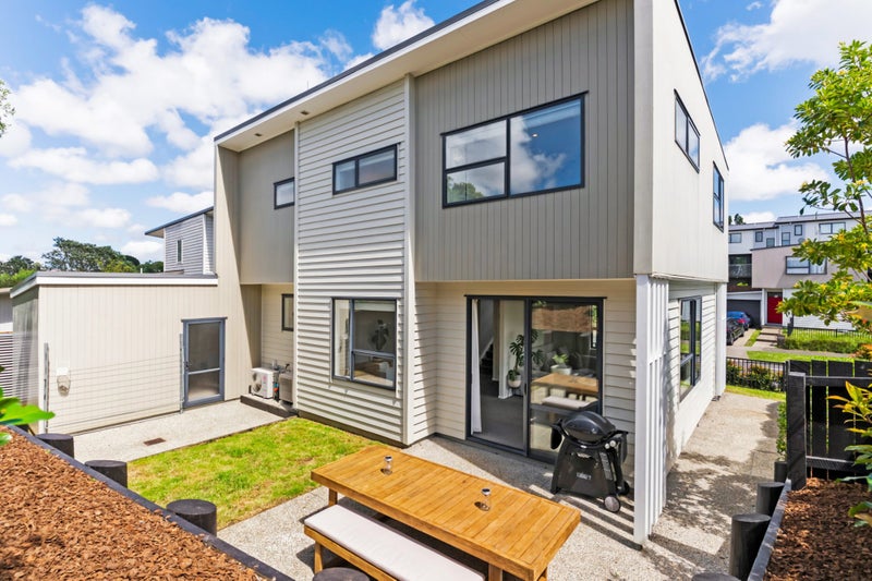 106 Castledine Crescent, Glen Innes, Auckland - Carousel 2