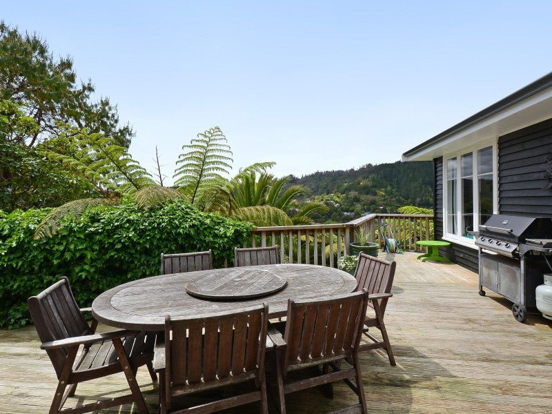 76 Wyndham Road, Pinehaven, Upper Hutt - Carousel 1