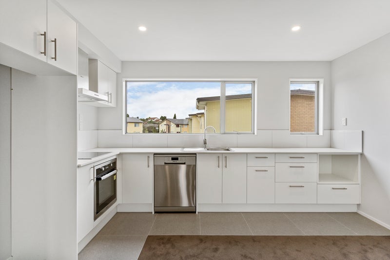 3/11 Ray Small Drive, Papakura, Auckland - Carousel 2