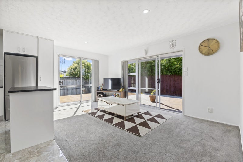 1/63 Kenderdine Road, Papatoetoe, Manukau City, Auckland - Carousel 2
