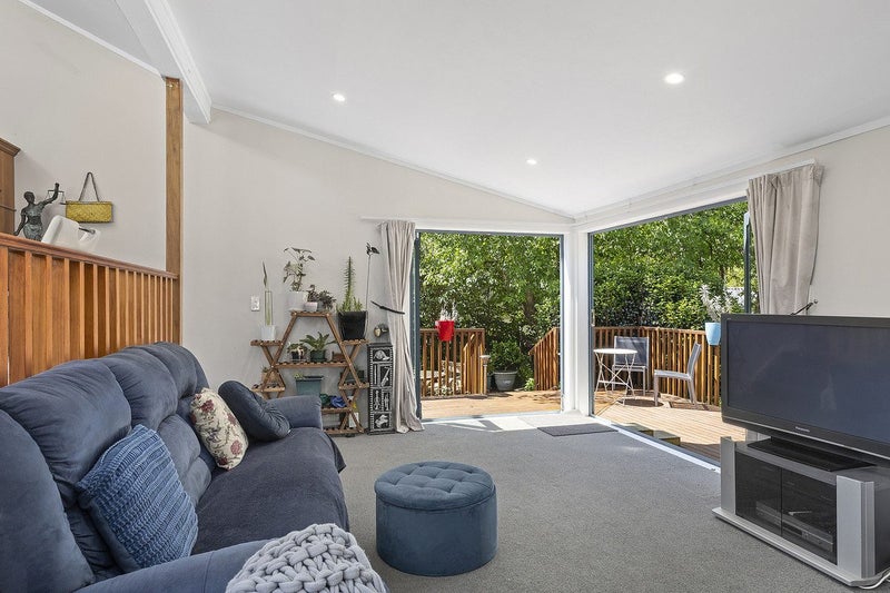 14 Charthouse Lane, Whitby, Porirua - Carousel 2