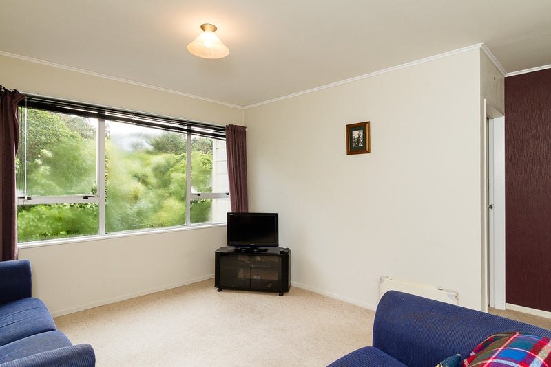 10 Martin Grove, Normandale, Lower Hutt - Carousel 10