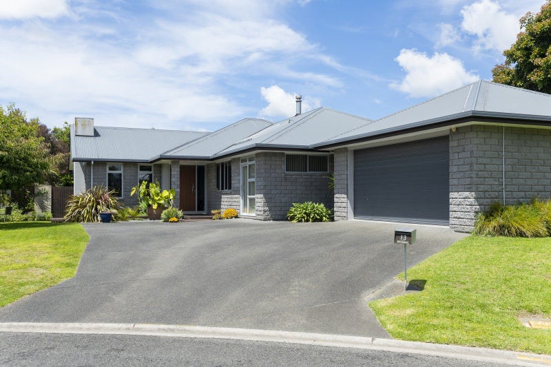13 Parkview Place, Riverdale, Gisborne - Carousel 2
