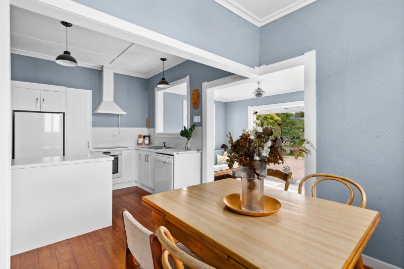 17 Plassey Street, Havelock North, Havelock North - Carousel 2