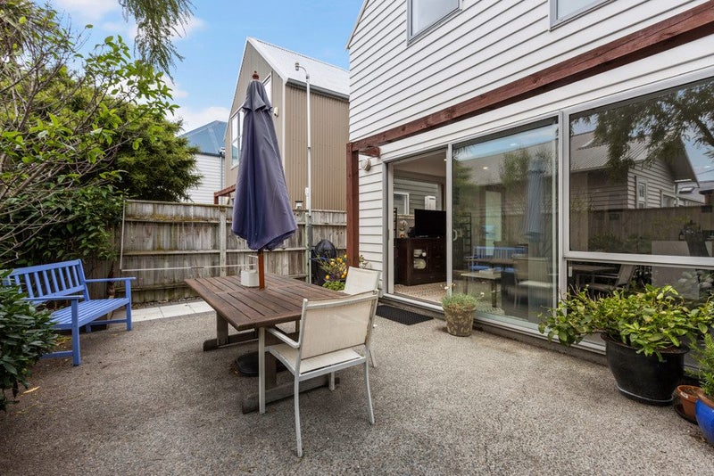 3/17 Argentine Avenue, Miramar, Wellington - Carousel 1