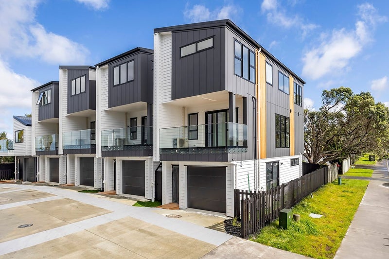 134 Mokoia Road, Chatswood, Auckland - Carousel 1