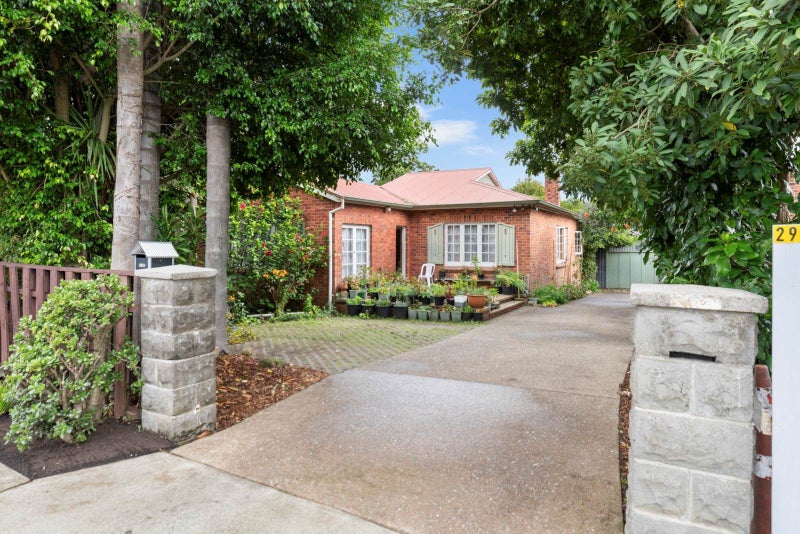 293 Massey Road, Mangere East, Auckland - Carousel 1