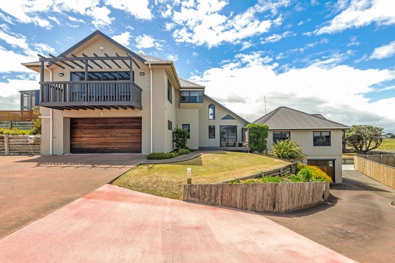 29 Bond Street, Foxton Beach, Foxton - Carousel 1