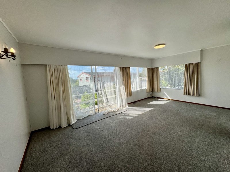 71A Ocean View Road, Hillcrest, North Shore City, Auckland - Carousel 2