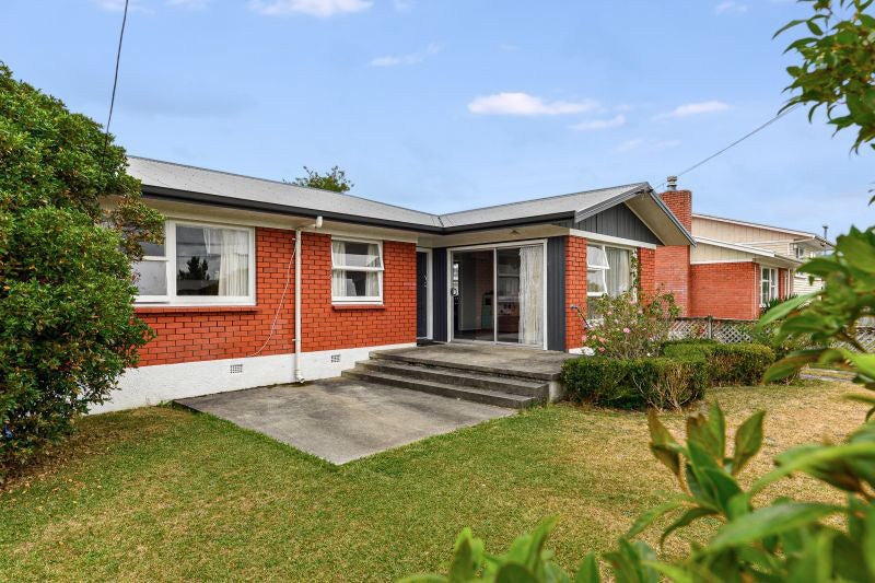 141 Fitzroy Avenue, Fitzroy, Hamilton - Carousel 2