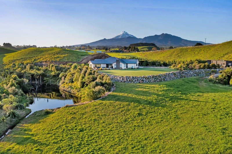 Property Valuation for 511 Plymouth Road, Koru, New Plymouth Trade Me