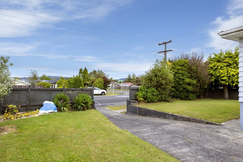 2 Tamatea Road, Taupo - Carousel 21
