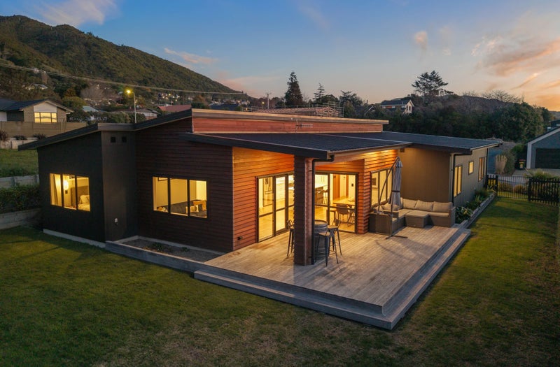 10 Karearea Avenue, Waikanae, Waikanae - Carousel 2