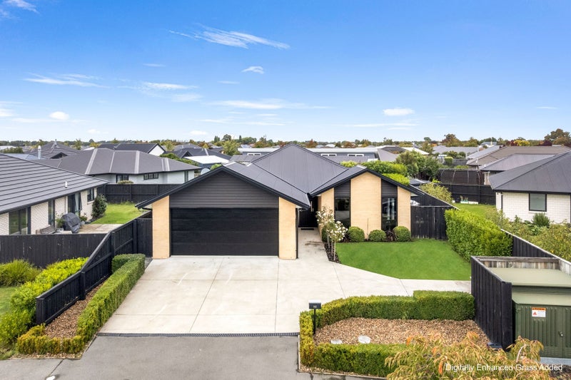 92 Sunline Avenue, Lincoln, Lincoln - Carousel 1