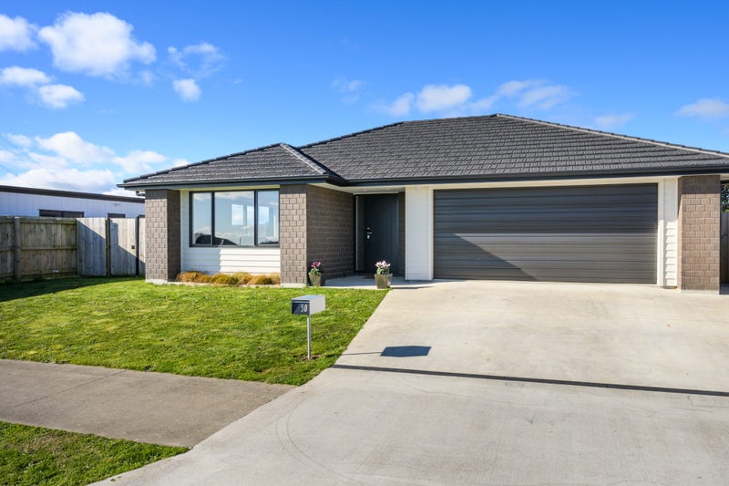 50 Atlantic Drive, Fitzherbert, Palmerston North - Carousel 1