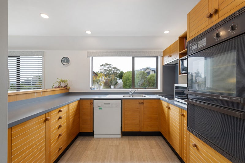 104 Penruddock Rise, Westmorland, Christchurch - Carousel 2