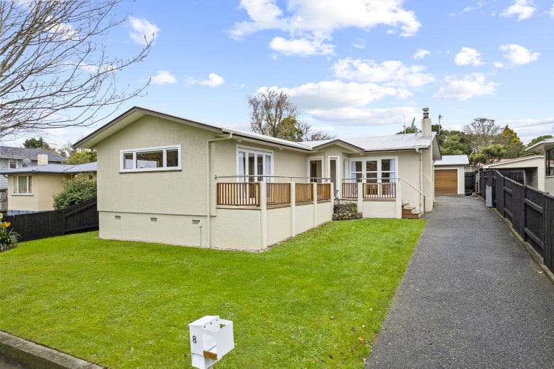 8 Juliana Place, Awapuni, Palmerston North - Carousel 1