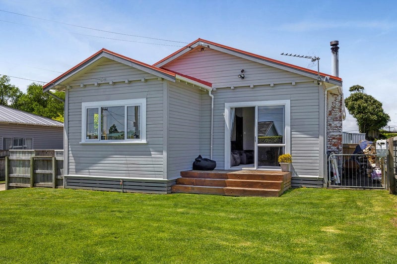 12 Collins Street, Hawera - Carousel 1