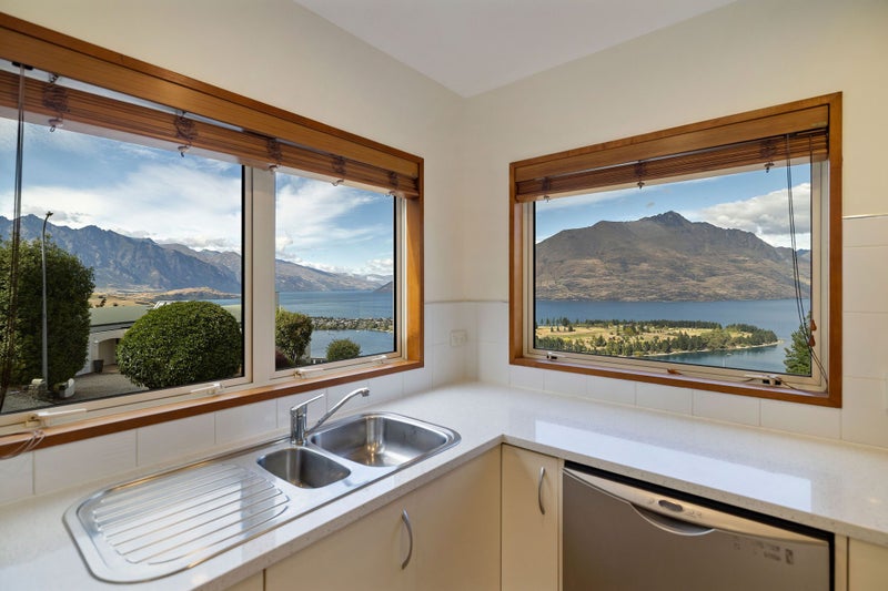 3B London Lane, Queenstown, Queenstown - Carousel 2