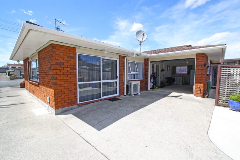 20 Tukapa Street, Westown, New Plymouth - Carousel 1