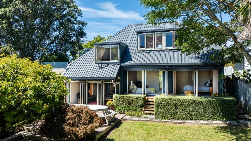 6 Learmonth Avenue, Birkenhead, Auckland - Carousel 2