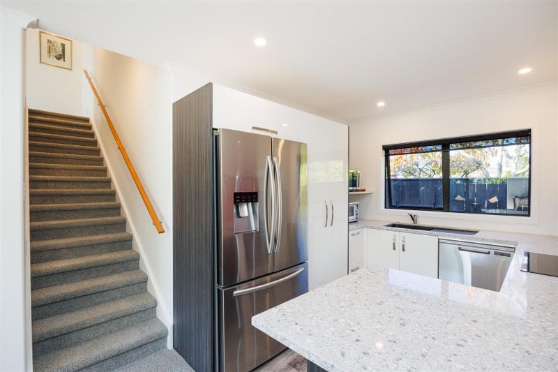 1 William Street, Marton - Carousel 30