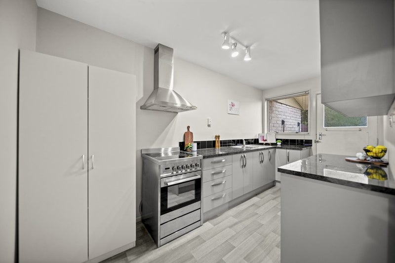 3/33 Fairfield Avenue, Addington, Christchurch - Carousel 2