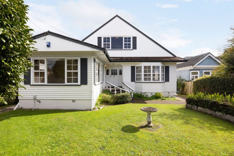 52 Forest Lake Road, Forest Lake, Hamilton - Carousel 3