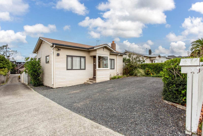 92 Ash Street, Avondale, Auckland - Carousel 1