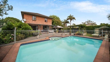 16 Len Garlick Place, Pahurehure, Papakura - Carousel 1