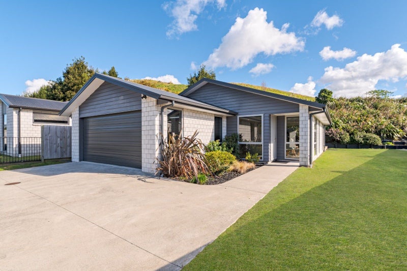 4 Nikorima Mews, Pyes Pa, Tauranga - Carousel 1