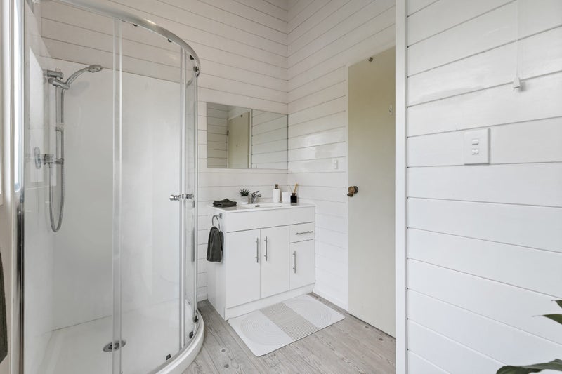 802 Waitakere Road, Kumeu - Carousel 26