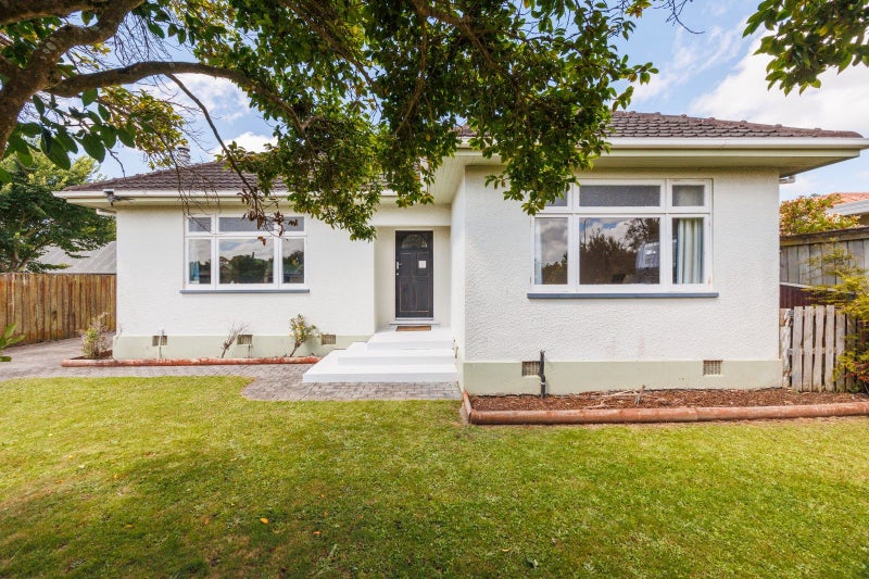 11 Moore Street, West End, Palmerston North - Carousel 1
