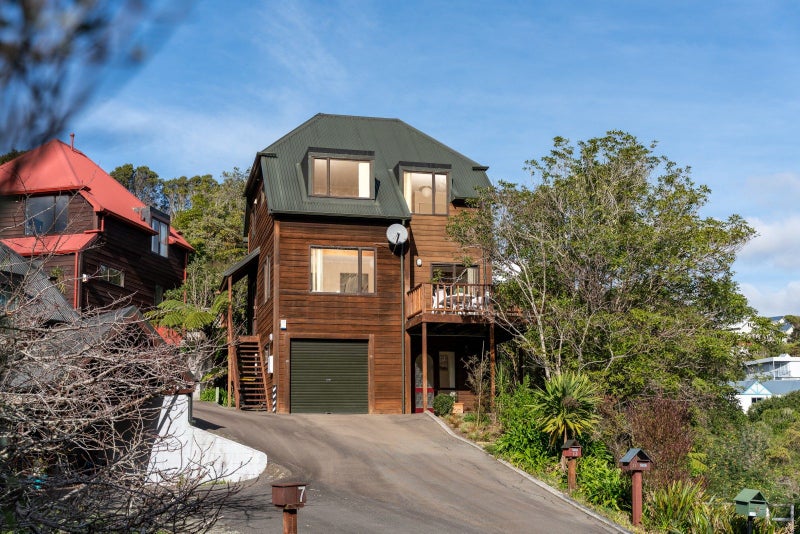 13 Bendbrook Way, Ngaio, Wellington - Carousel 1