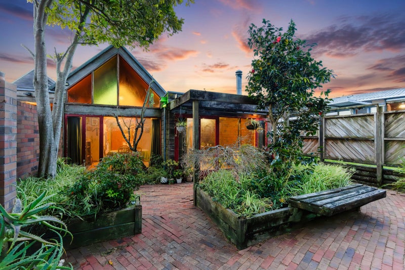 41 Fitzherbert Avenue, West Harbour, Auckland - Carousel 1