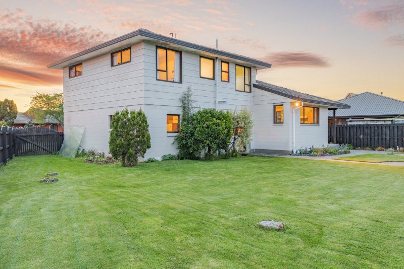 8 Langham Place, Redwood, Christchurch - Carousel 1