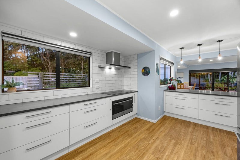 40 Mountain Road, Henderson Valley, Auckland - Carousel 2