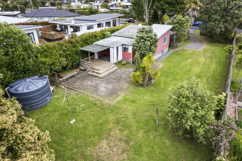 46 Beachlands Road, Beachlands, Auckland - Carousel 1