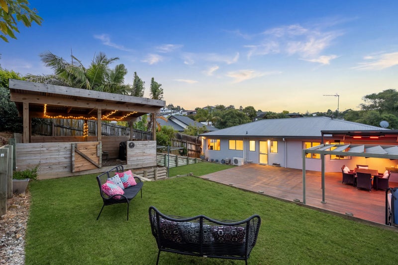 44 Bayside Drive, Browns Bay, Auckland - Carousel 2