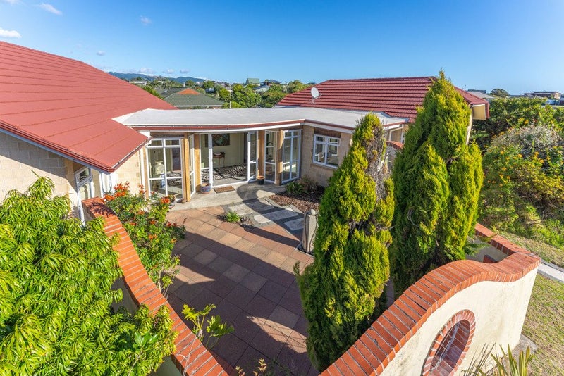 2 Marewa Place, Waikanae Beach, Waikanae - Carousel 1