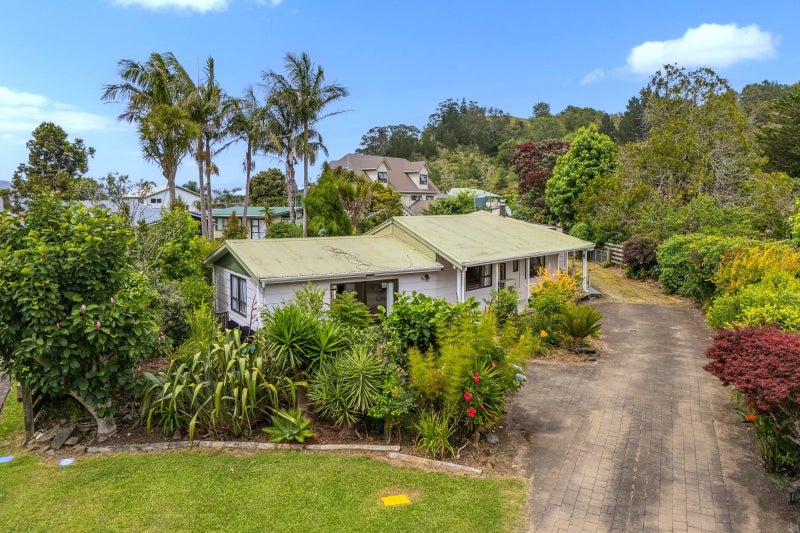 8 Parkland Place, Whitianga, Whitianga - Carousel 1