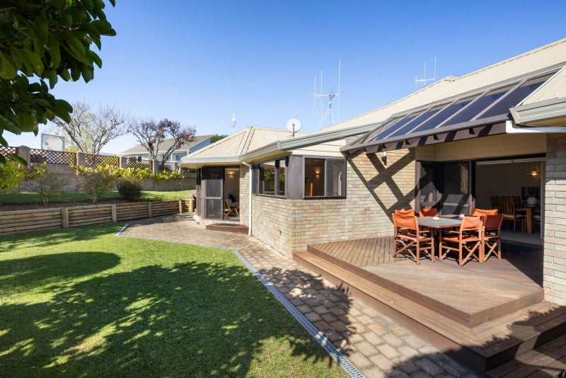 800 River Road, Chartwell, Hamilton - Carousel 3